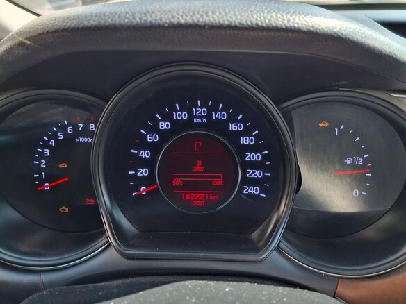 2017 Kia Ceed II Рестайлинг, коричневый, 1430000 рублей - вид 9