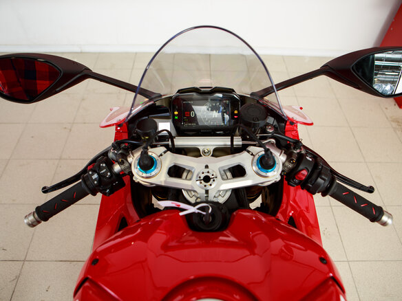 2021 Ducati Panigale V4, красный - вид 4