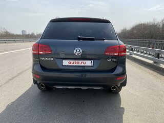 2011 Volkswagen Touareg II, серый, 2100000 рублей, вид 4
