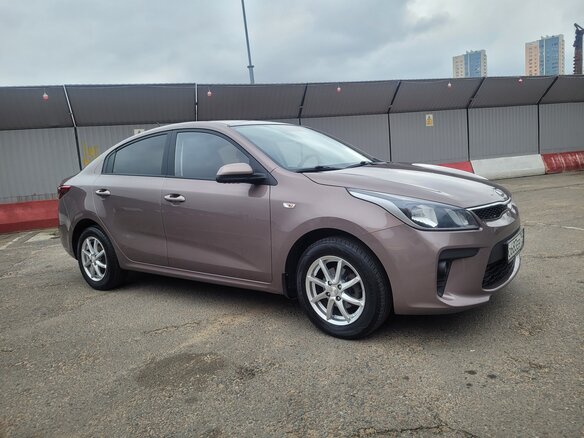 2020 Kia Rio IV, коричневый, 1430000 рублей - вид 9