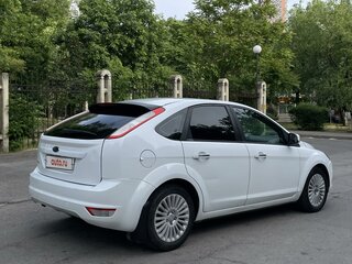 2010 Ford Focus II Рестайлинг, белый, 795000 рублей, вид 4