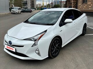 2016 Toyota Prius IV (XW50), белый, 1599999 рублей, вид 1