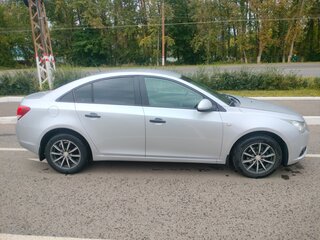 2010 Chevrolet Cruze I, серебристый, 620000 рублей, вид 4