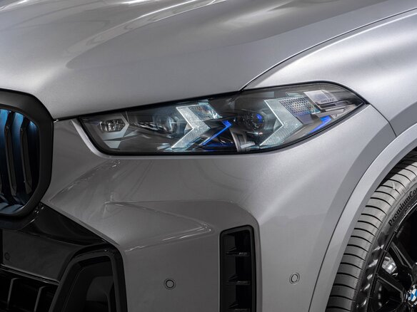2024 BMW X5 40d IV (G05/G18) Рестайлинг, серый - вид 8