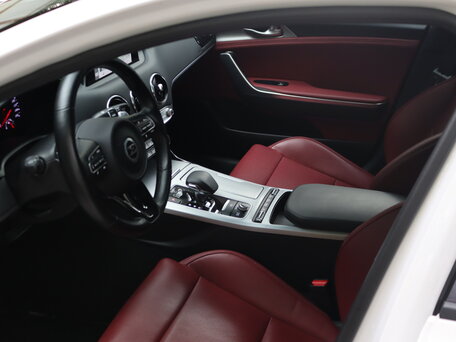 2019 Kia Stinger I, белый, 2740000 рублей, вид 2
