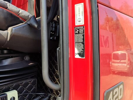 2000 Volvo NH, красный, 6500000 рублей, вид 5