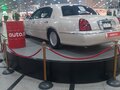 1999 Lincoln Town Car III, бежевый, 3000000 рублей - вид 2