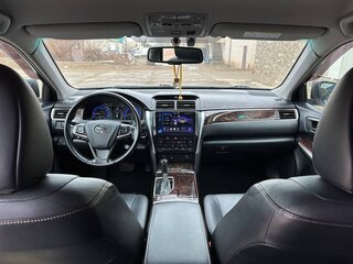 2017 Toyota Camry VII (XV50) Рестайлинг 2, белый, 2600000 рублей, вид 5