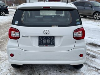 2018 Toyota Passo III, белый, 950000 рублей, вид 5