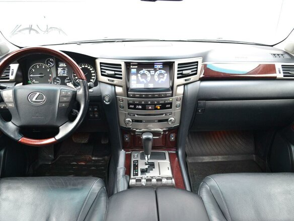 2012 Lexus LX Arctic Trucks 570 AT33 III Рестайлинг, белый - вид 7