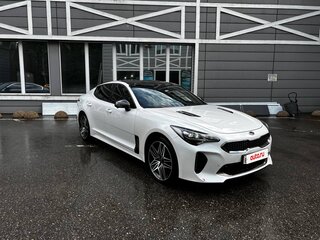 2021 Kia Stinger I Рестайлинг, белый, 3000000 рублей, вид 3