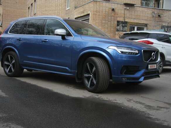 2018 Volvo XC90 II, синий - вид 4