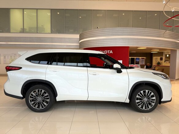 2025 Toyota Highlander IV (XU70), белый, 5250000 рублей - вид 5