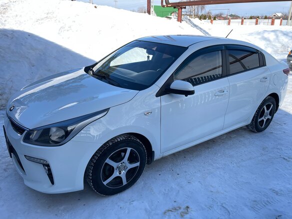 2018 Kia Rio IV, белый, 1350000 рублей - вид 4