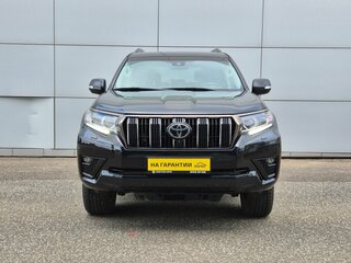 2022 Toyota Land Cruiser Prado 150 Series Рестайлинг 3, чёрный, 7150000 рублей, вид 2