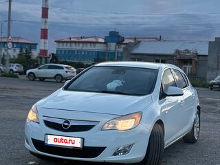 2011 Opel Astra J, белый, 555000 рублей, вид 2