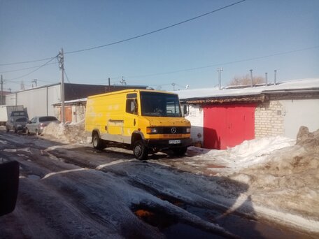 1988 Mercedes-Benz T2, жёлтый, 390000 рублей, вид 2