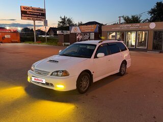 2001 Toyota Caldina II Рестайлинг, белый, 599000 рублей, вид 1