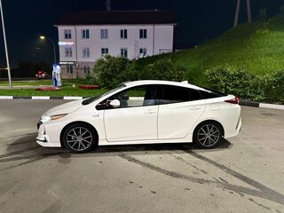 2017 Toyota Prius PHV ZVW52 IV (XW50), белый, 2060000 рублей, вид 3