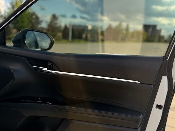 2021 Toyota Camry VIII (XV70), белый, 3690000 рублей - вид 10
