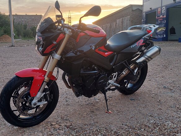 2017 BMW F 800 R, красный, 800000 рублей - вид 2