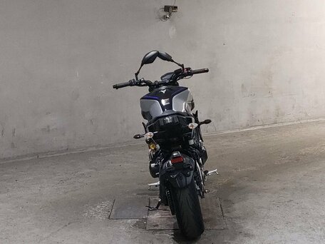 2019 Yamaha MT-09 (FZ-09), серый, 890000 рублей, вид 4