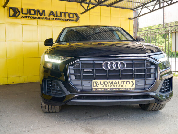 2019 Audi Q8 55 TFSI I (4M), чёрный - вид 2