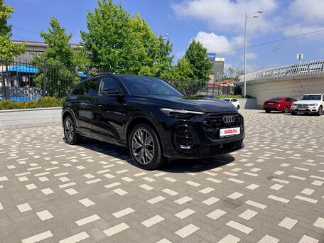 2026 Audi Q5 L III (GU), чёрный, 5650000 рублей, вид 3