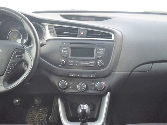 2015 Kia Ceed II Рестайлинг, белый - вид 14