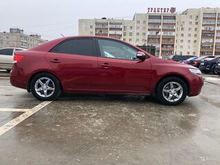 2010 Kia Cerato 5-speed II, красный, 725000 рублей, вид 5
