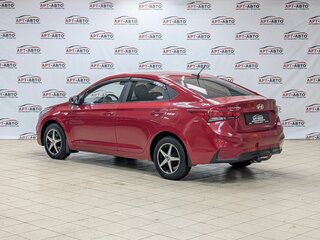 2017 Hyundai Solaris II, красный, 979000 рублей, вид 4