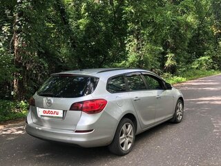 2012 Opel Astra J Рестайлинг, серебристый, 1000000 рублей, вид 3