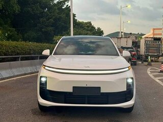 2025 Li Auto (Lixiang) L6 I, серебристый, 5500000 рублей, вид 2