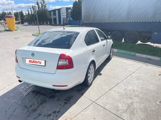 2012 Skoda Octavia II (A5) Рестайлинг, белый, 690000 рублей, вид 5