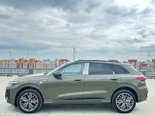 2026 Audi Q5 L III (GU), зелёный, 6090000 рублей, вид 2