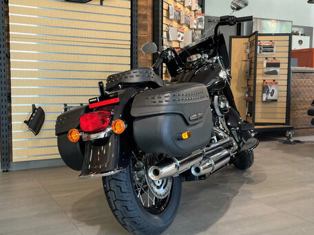 2021 Harley-Davidson Heritage Classic, чёрный, 3500000 рублей, вид 4