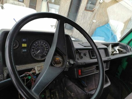 1984 Mercedes-Benz T1, зелёный, 160000 рублей, вид 3