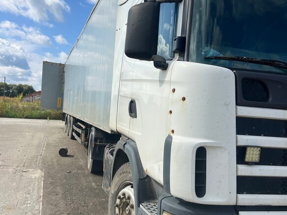 2004 Scania 3-Series, белый, 3000000 рублей - вид 2