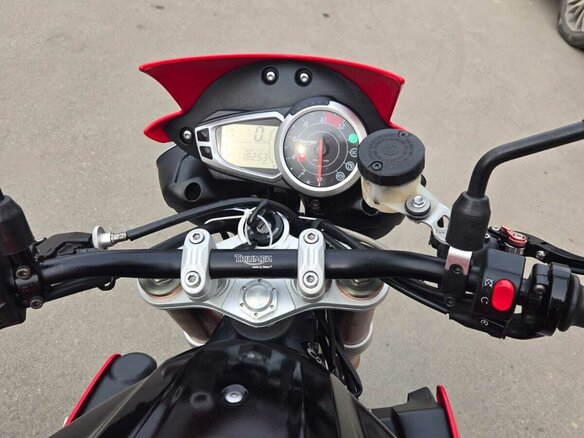 2011 Triumph Speed Triple, красный, 599000 рублей - вид 8