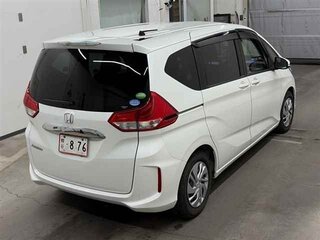 2017 Honda Freed II, белый, 1497000 рублей, вид 3