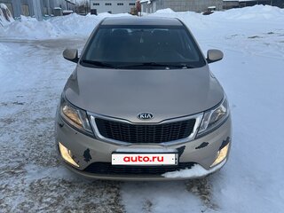 2014 Kia Rio 6-speed III, бежевый, 900000 рублей, вид 2