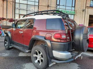 2011 Toyota FJ Cruiser, пурпурный, 3700000 рублей, вид 5