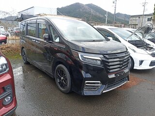 2017 Honda Stepwgn V Рестайлинг, чёрный, 2700000 рублей, вид 5