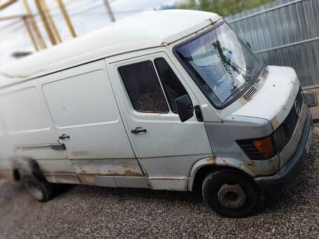 1983 Mercedes-Benz T1, белый, 300000 рублей, вид 1