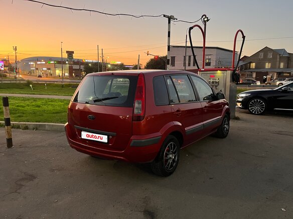 2007 Ford Fusion I Рестайлинг, красный, 460000 рублей - вид 4