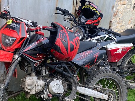 2023 Regulmoto Seven Medalist 150E, красный, 55000 рублей, вид 3