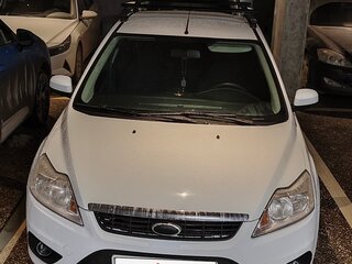 2011 Ford Focus II Рестайлинг, белый, 500000 рублей, вид 2