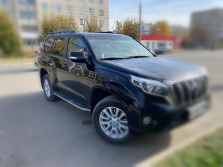 2014 Toyota Land Cruiser Prado 150 Series Рестайлинг 1, чёрный, 3100000 рублей, вид 1