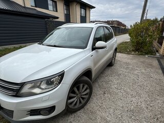 2016 Volkswagen Tiguan I Рестайлинг, белый, 1700000 рублей, вид 1