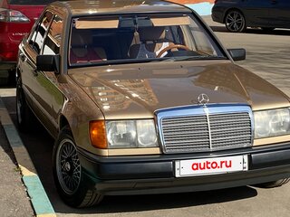1987 Mercedes-Benz W124 230 4-speed, жёлтый, 2050000 рублей, вид 1